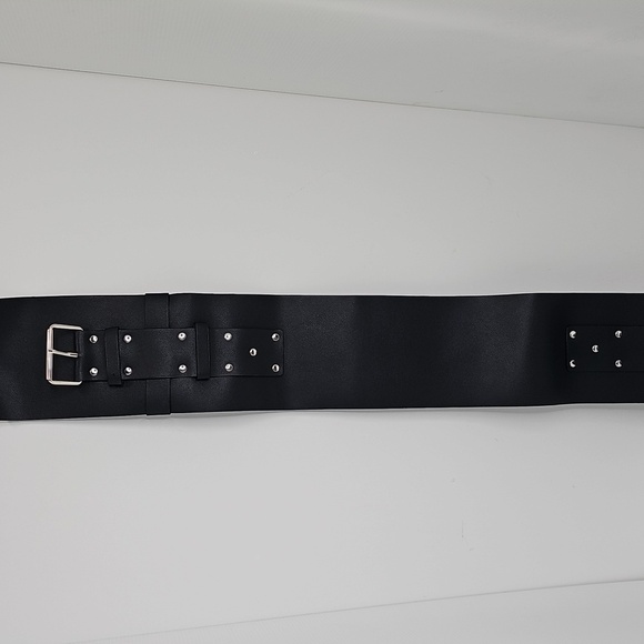 Black Wide Belt with Silver Buckle - Picture 4 of 9